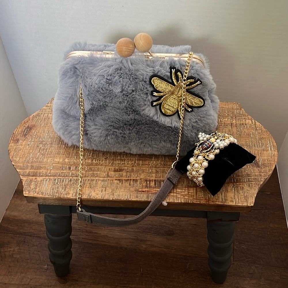 2fer kiss lock shoulder bag and pearl and bee stretch bracelet